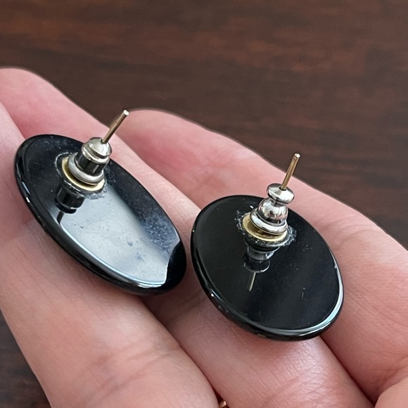 Carved black onyx large oval earrings - Picture 3 of 5